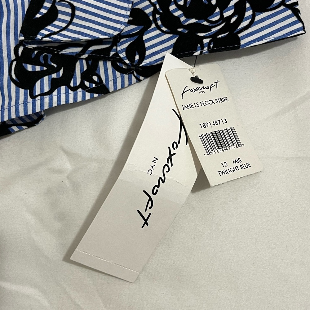 Foxcroft Blue and Black Striped Floral Button-Up Top Womens Size 12 New with Tag - Picture 3 of 5